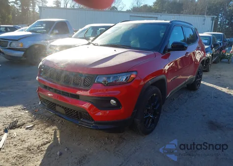 2024 Jeep Compass Latitude 4X4 z USA, uszkodzony, nr VIN 3C4NJDBN7RT600694